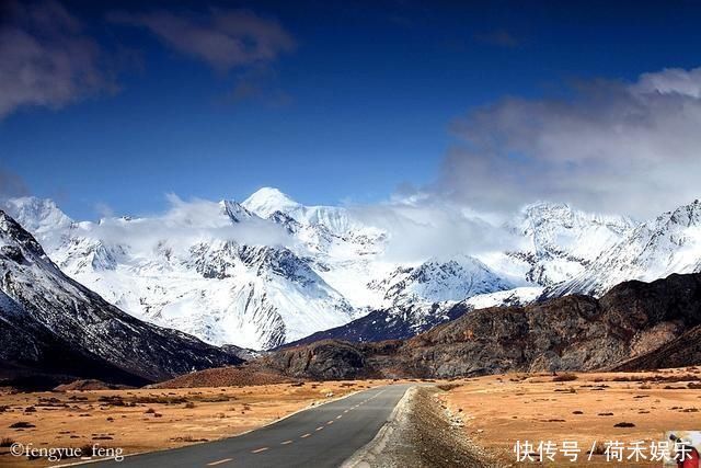 波密桃花开当桃花与雪山相遇，便成为云上仙境