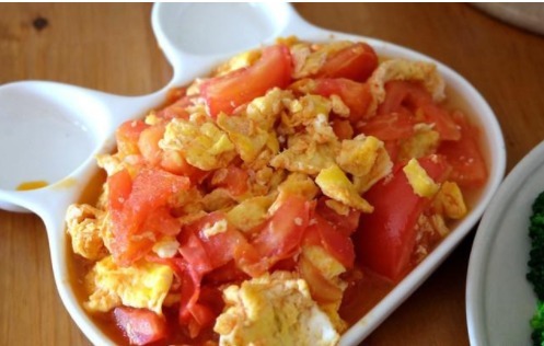 六菜一汤的午餐,简单的家常菜,吃的舒心又舒服!