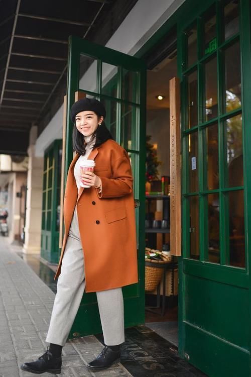 今冬,火了一款裤子叫:毛呢裤,配大衣气质又高级,谁穿谁好看