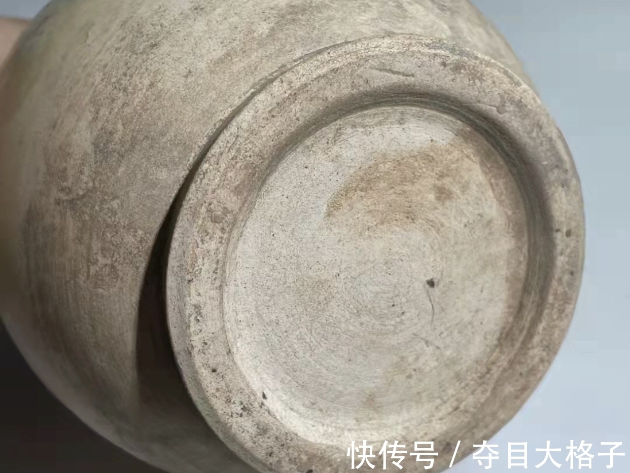 三彩!三彩长颈瓶,仿唐代的一个造型