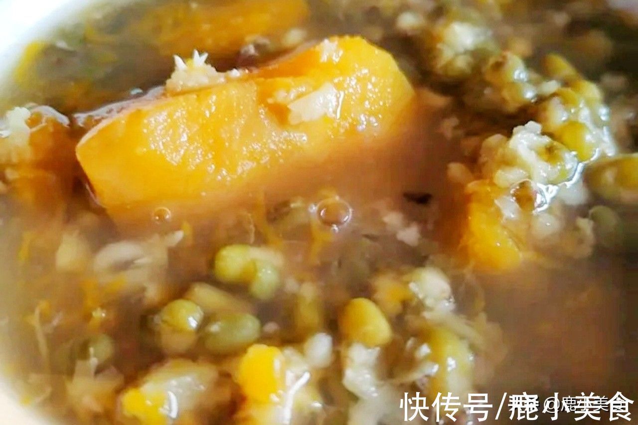 食用|吃完南瓜后,二小时内别吃“3物”!伤肠胃损健康,赶紧告诉家人