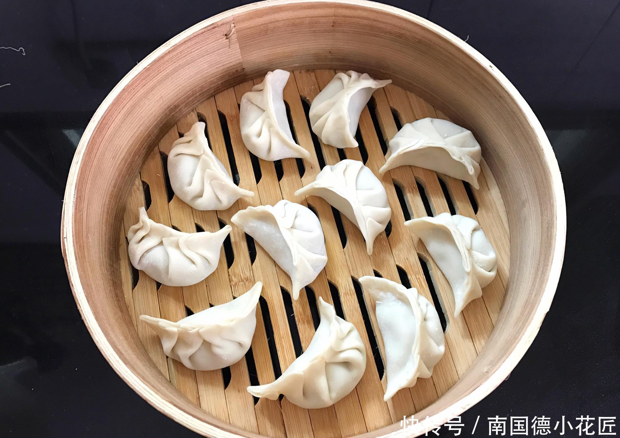 冬季，此菜正当季，用来包饺子，鲜嫩多汁，比纯肉的好吃，真鲜