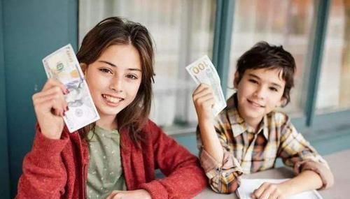 回事|超过这个年龄还不给“零花钱”,孩子就会偷,家长别不当回事