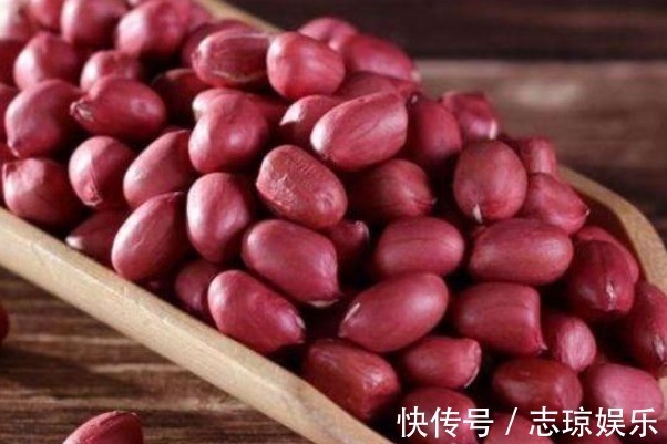 痛风患者|早起空腹吃几粒花生,原来有三大好处,但有一类人不适宜吃