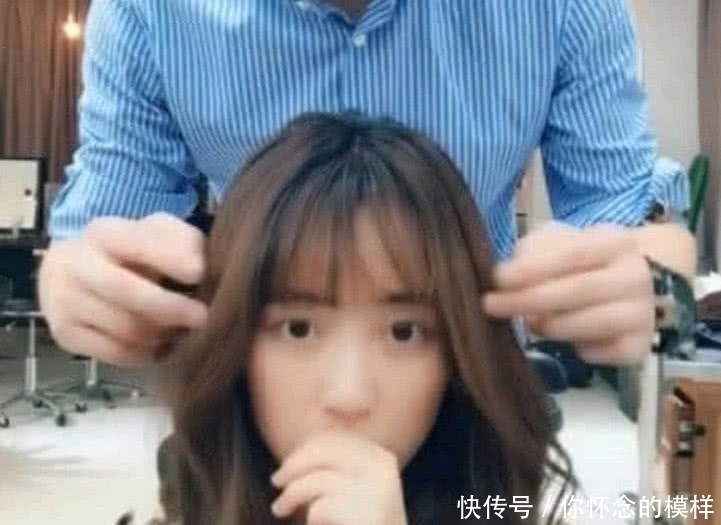 镜子|奇闻:女孩理发时玩游戏,抬头被自己惊艳,网友:镜子里是谁