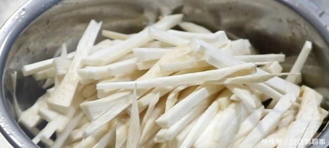 这才是杏鲍菇最好吃的做法,出锅拿肉都不换,连吃一周也不腻