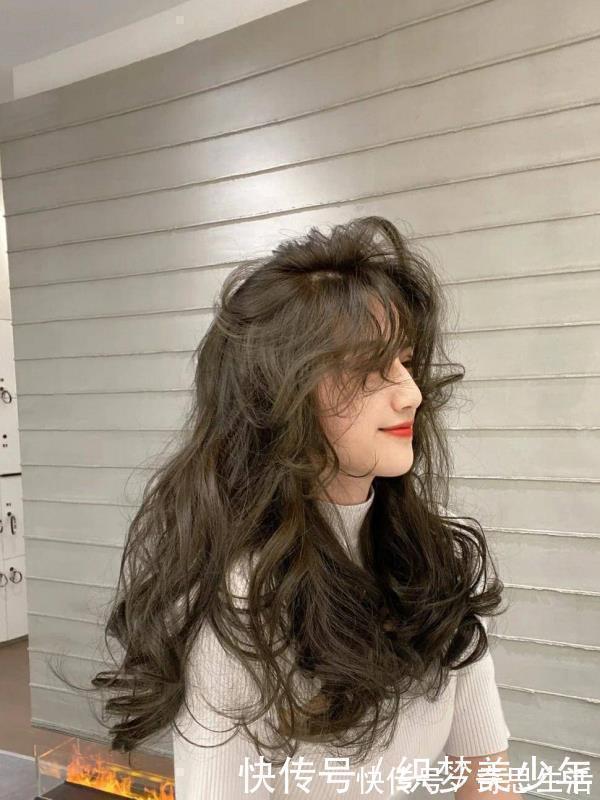 发型|不要再留黑长直了,羊毛卷时髦,空气刘海温柔,锁骨发俏皮
