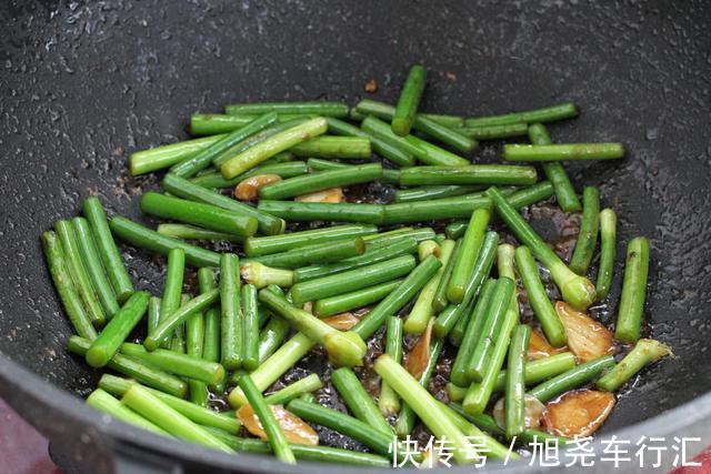 光盘|推荐一道夏季快手家常菜，五分钟端上桌，口感鲜美吃光盘也不长肉