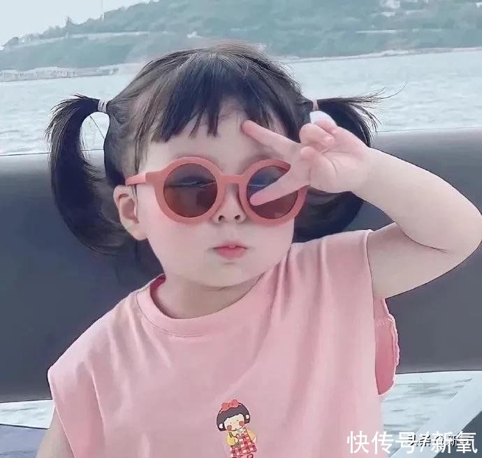 裴佳欣|贵圈颜值被吐槽一代不如一代，真正的漫画颜门面脸却都流落民间…