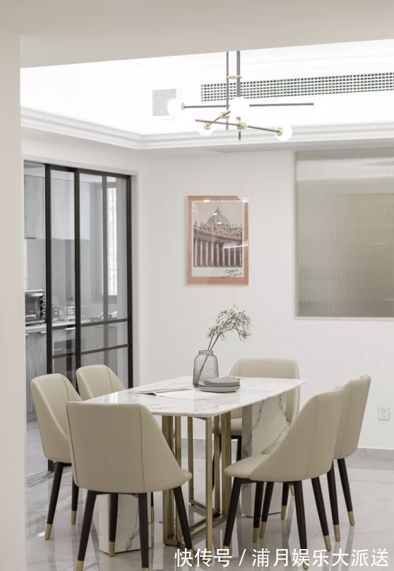 衣帽间|装修如何保证简约和高级并存试试这么设计,住多久也不会过时