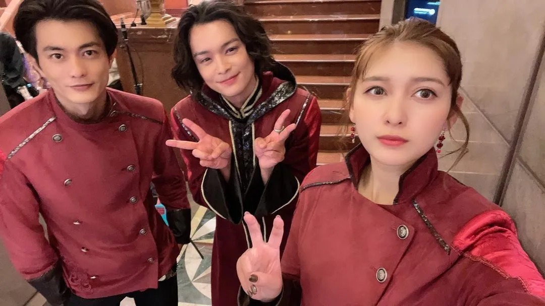 圣刃|《假面骑士圣刃》刃王剑十圣刃登场!