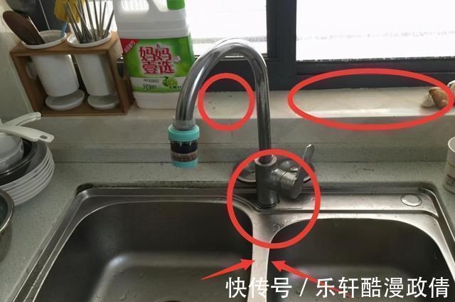 厨房再大，水槽边也别空着！瞧瞧聪明人这样布置，高级美观又实用