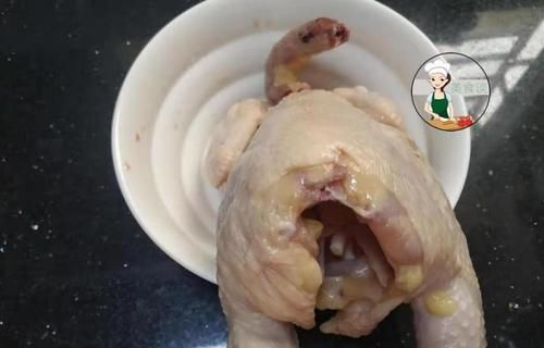  难怪你喝的鸡汤没营养，第一步就错了，不加一滴水，汤又鲜又营养
