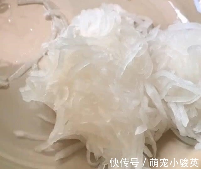 白萝卜|入春后，遇到它我必买30斤，用来做成丸子Q弹又爽口，才9毛钱一斤！
