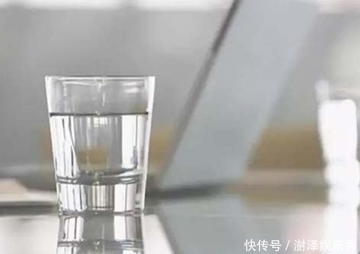 食物|血糖偏高的人，晚餐远离4类食物，平稳血糖，慢慢告别胰岛素