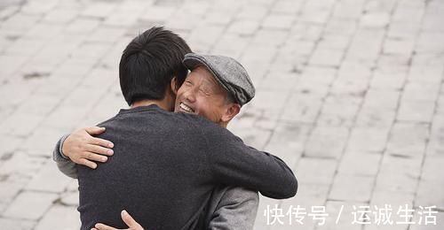 莲子|藏在身边的天然“降压药”,每天吃一点,扩张血管,血压更稳定