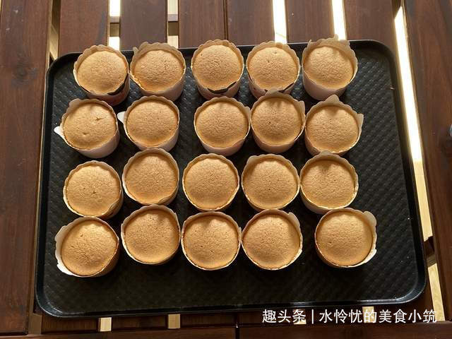 不开裂不回缩的酸奶纸杯小蛋糕,详细做法,保证你可以一次成功