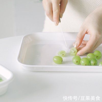 青提慕斯蛋糕|鲜香美味,你从来没吃过的青提慕斯蛋糕
