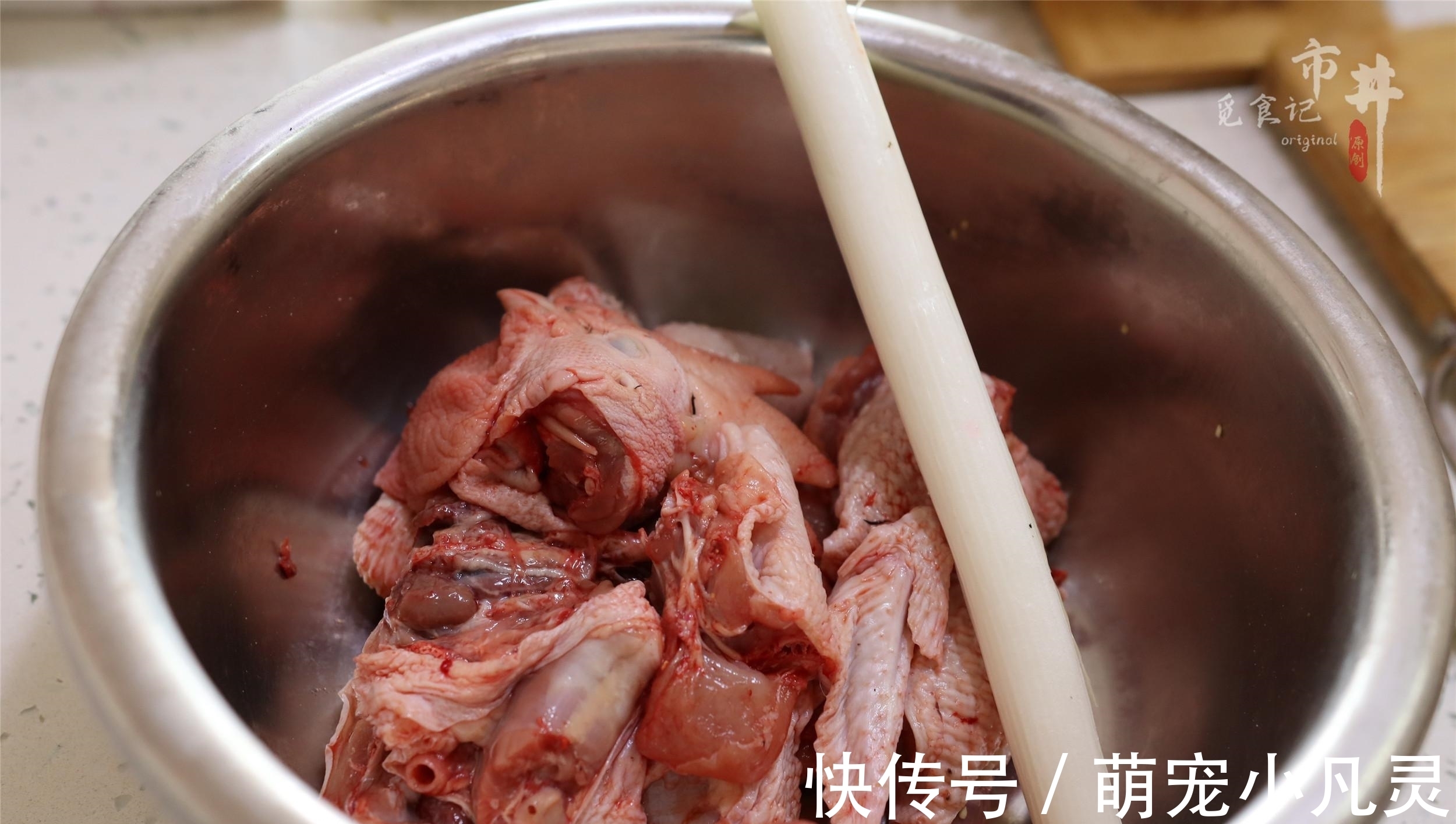 密闭性|做黄焖鸡，土豆香菇别乱加，记住加“3酱”，鸡肉香，汤浓郁下饭
