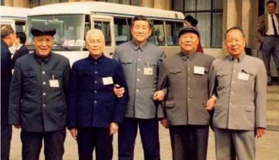 概括|他从纵队司令员变成师长,解放后用62个字能概括他一生,他是谁