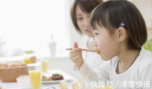 睡眠时间|出现3个特征,说明孩子的身高到了“冲刺阶段”,错过难再长高