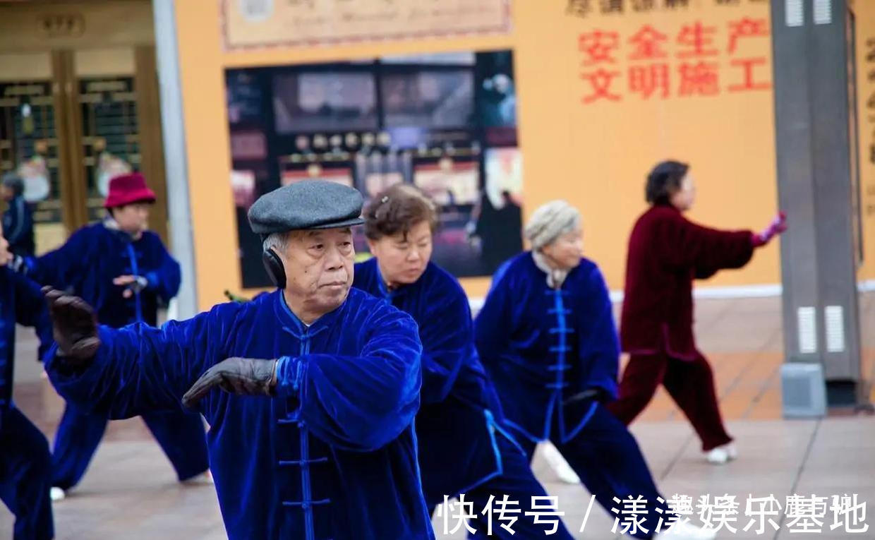 聊天记录|63岁阿姨懊悔:退休打太极1年,原本是锻炼,却被有心人算计了