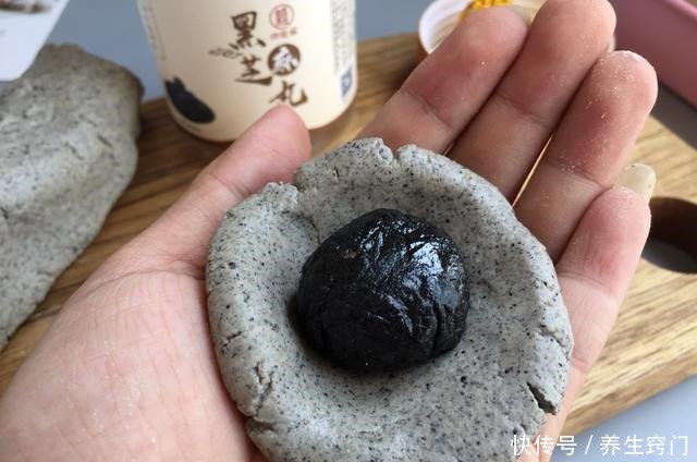 面团|别看它小,“钙是牛奶的8倍”,做成营养早餐饼,全家都爱吃