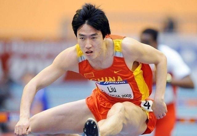 刘翔|因2次退赛被骂12年,被迫退役后失业的刘翔,如今生活如何