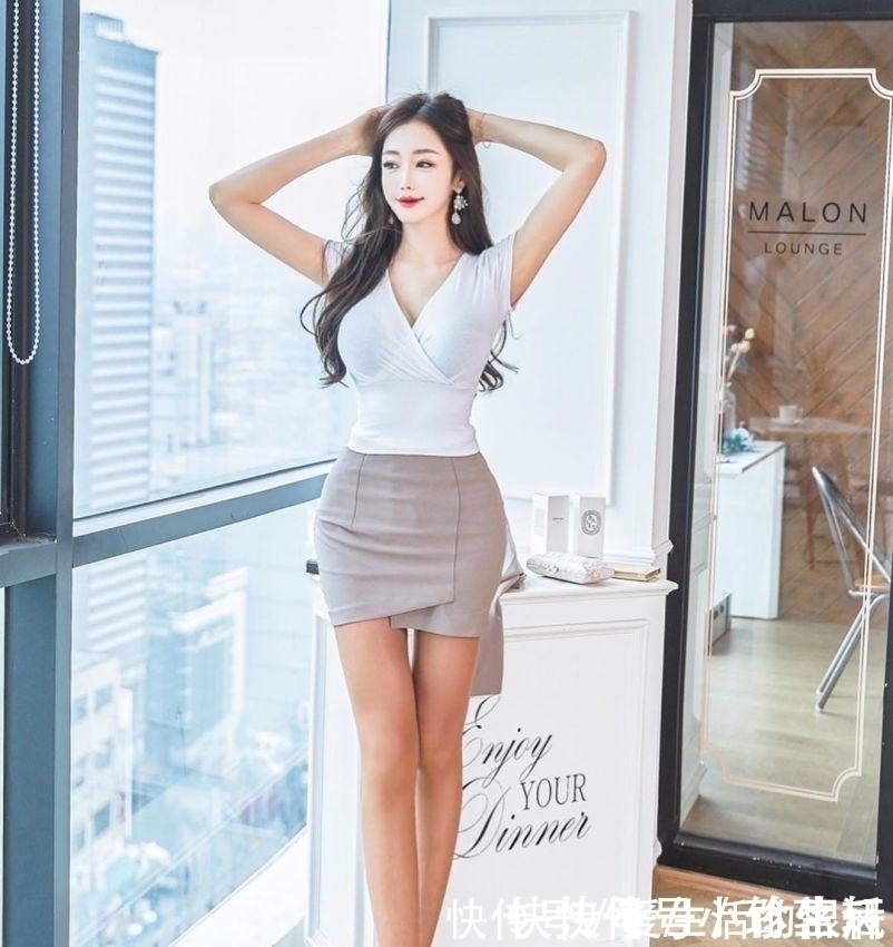 半身裙 心动女生系列32经典职业装时尚优雅,浅色系的搭配,尽显成熟干练