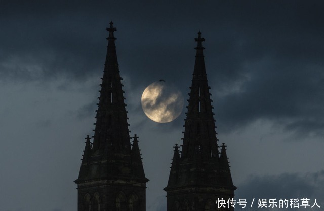 月全食 全球夜空同时上演天象奇观:“月全食”与“超级月亮”