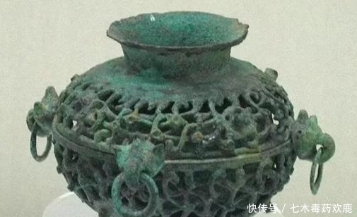 老农挖出9公斤黄金,旁边还有一“破壶”,专家:壶才价值连城