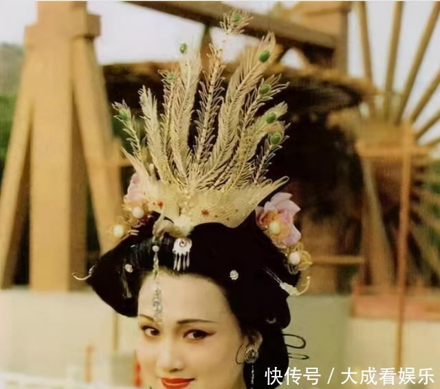 牡丹花|“人间牡丹花”林芳兵增肥50斤,神还原140斤丰腴美杨贵妃