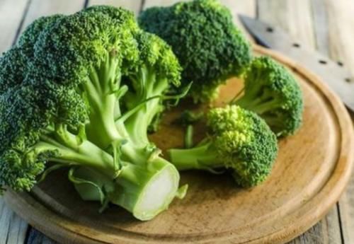  食物|4样食物是尿酸的“克星”，坚持每天吃2口，“痛风”不敢来打扰你