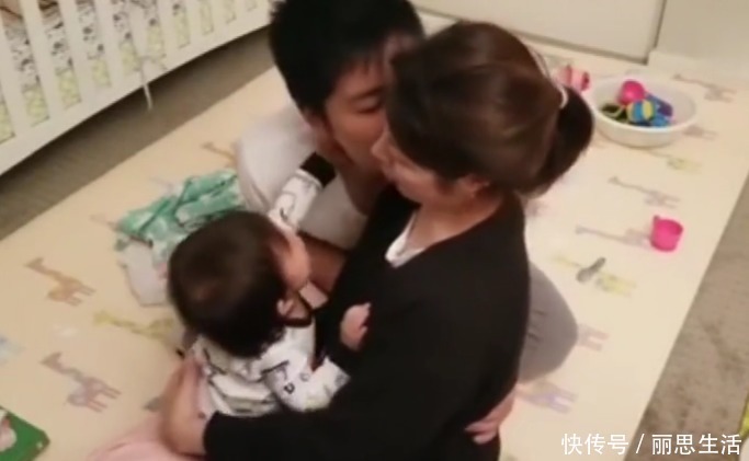 亲妈妈|爸爸偷亲妈妈被“小棉袄”发现,宝宝瞬间翻脸,网友:护妈小宝