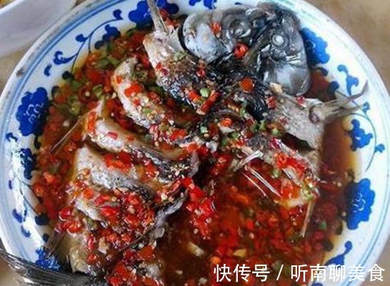 中国人|美食推荐干煸豆角,香辣小炒肉,红烧翅尖,剁椒蒸鲤鱼的做法