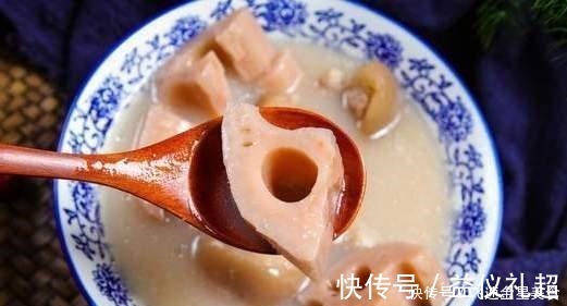 肋排|炖莲藕汤时，为啥炖不烂还发黑大厨给你支两招，莲藕鲜香又软烂