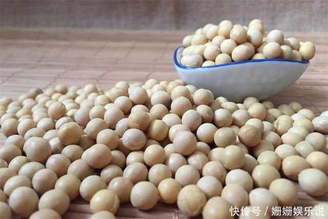 女人不想老太快,5种食物要多吃,美白养颜抗衰老,越吃越年轻