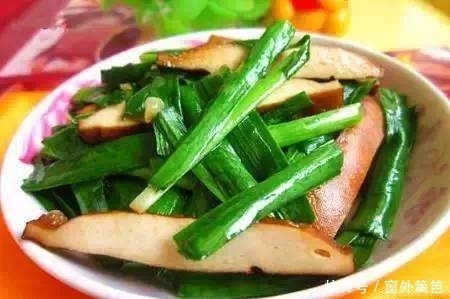 韭菜|冬天韭菜和此物一起吃,营养美味,腰不酸了,腿不软了,精神好!