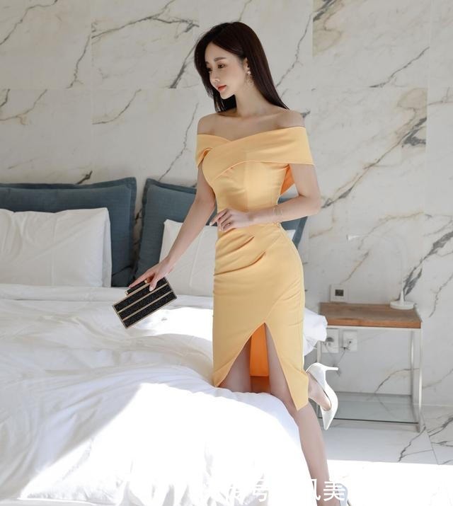 孙允珠时尚穿搭:柠檬浅黄交错搭肩斜纹连衣裙