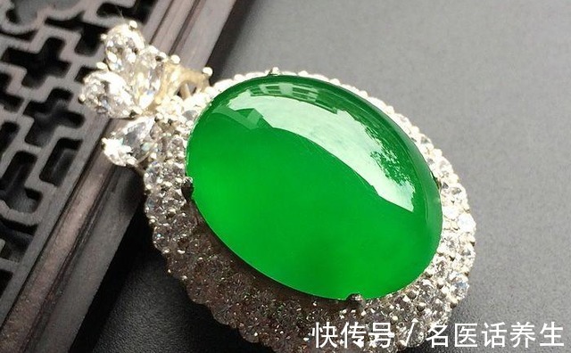 男士 谁说男士不可以戴首饰翡翠的款式多种多样,佩戴人群不受限制!