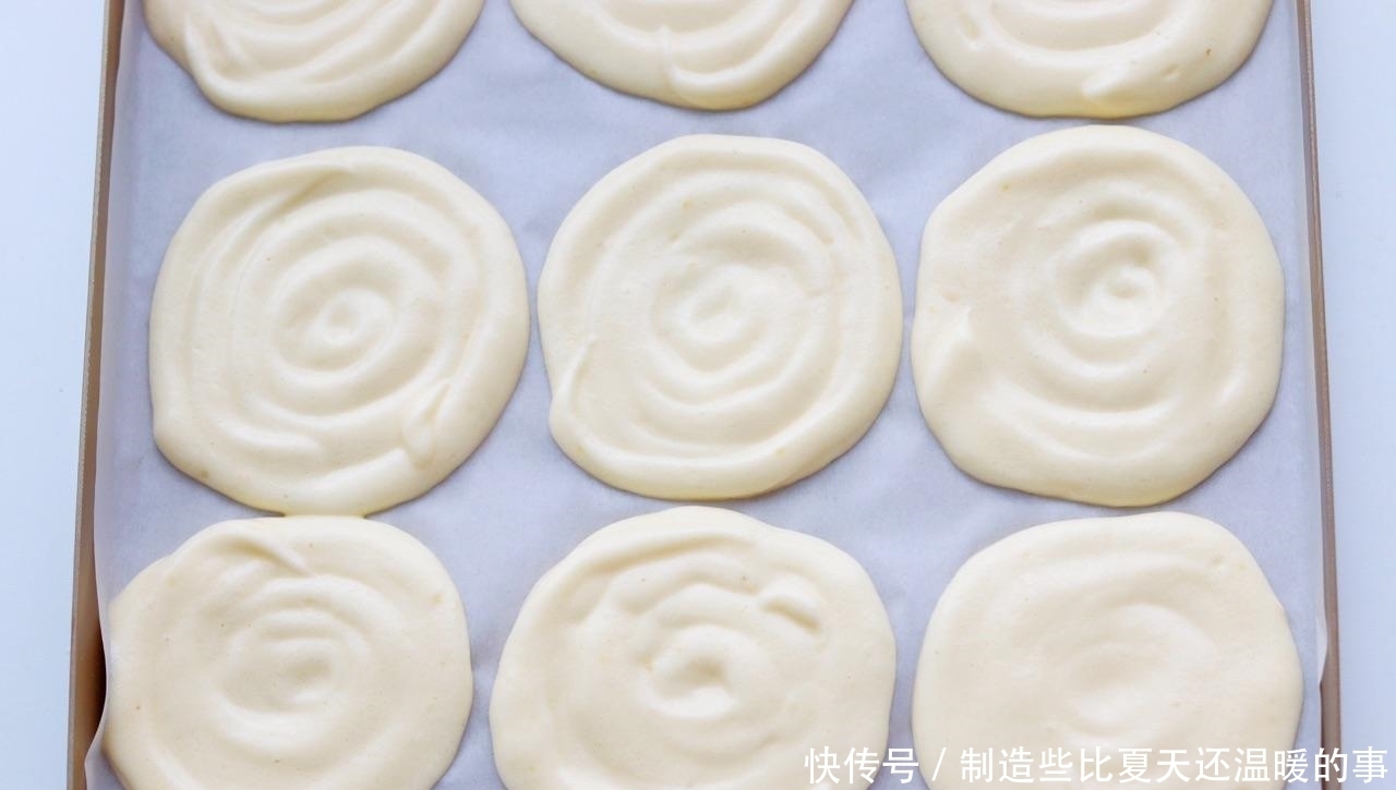 火遍美食圈的芋泥肉松抱抱卷,做法超简单,在家就能做,真好吃