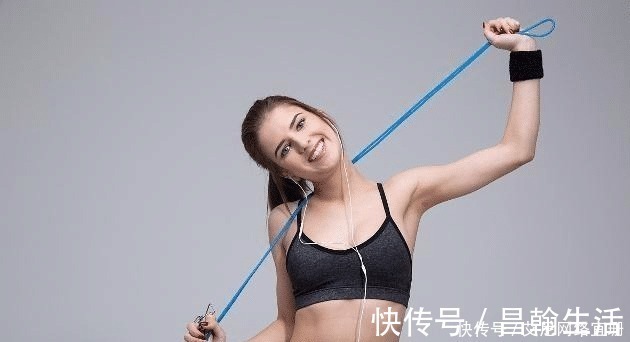 协调性|一个只跑步,一个只跳绳,一直坚持,身体素质的差距有多大?