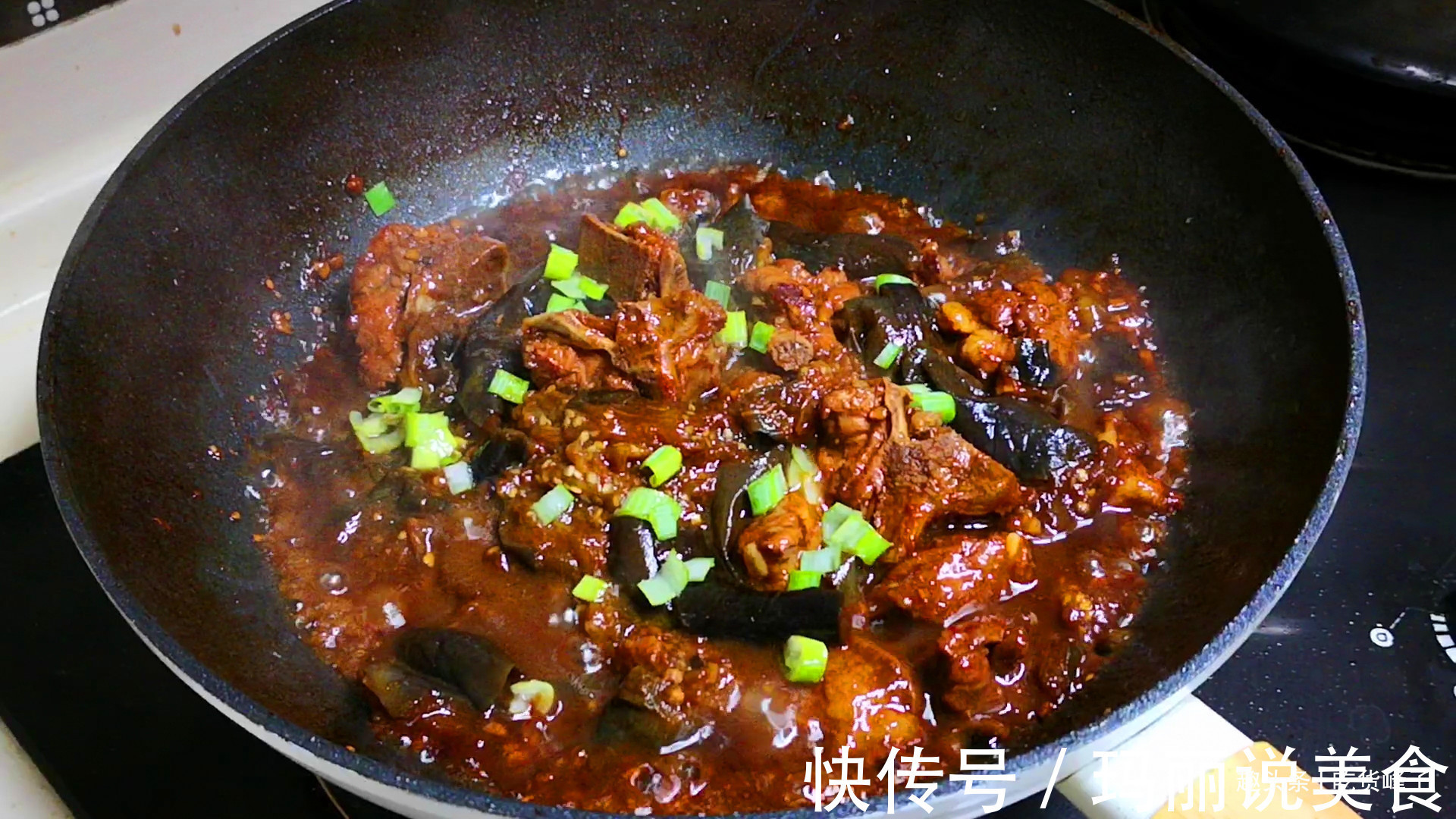 红烧排骨茄子家常做法,鲜香四溢,营养好吃,一大锅不够吃!