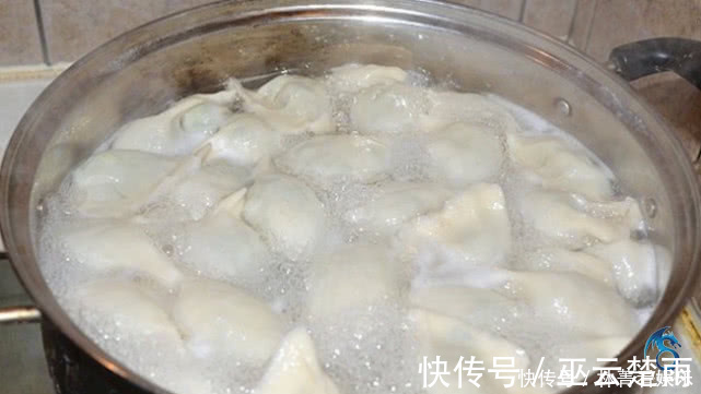 包好的饺子千万别直接放冰箱冷冻!教你一招,冻多久都不会坏