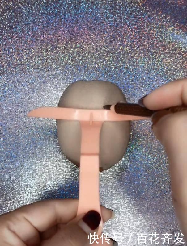 遇上|化妆达人遇上猕猴桃,顺手化了个妆,让人耳目一新