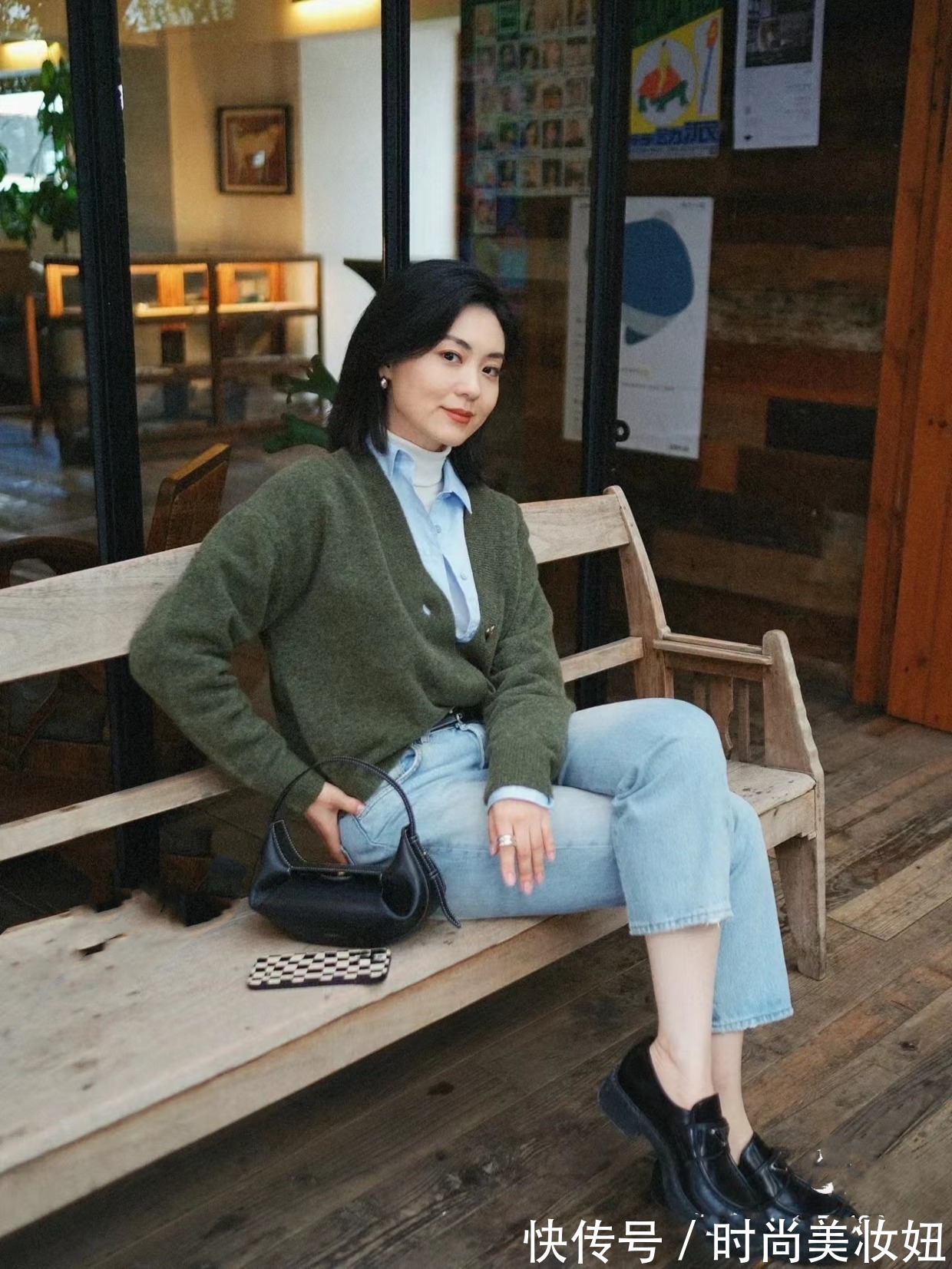 色彩|“针织开衫”很老套?那是你不会穿,这4种搭配简单又时尚