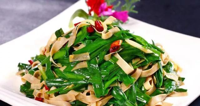 让你一次能吃两碗饭的解馋下饭菜，简单上桌快，学会做给家人吃