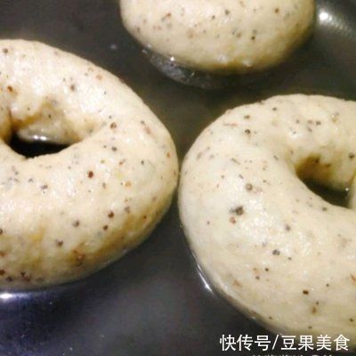 藜麦|藜麦贝果健康营养、不油不腻，一家人晚饭吃真舒服