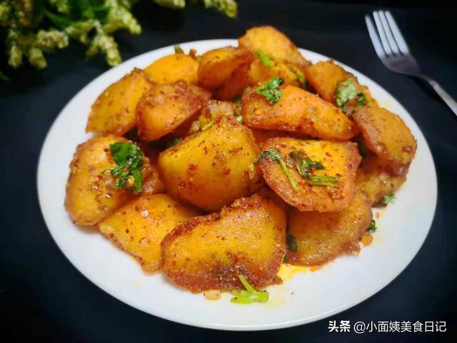 土豆丝|夏天爱出汗，身体疲倦困乏，这种高钾食物别忘吃，蒸熟一煎，真香