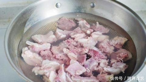 炖羊肉时多加这2步 汤白肉鲜没膻味